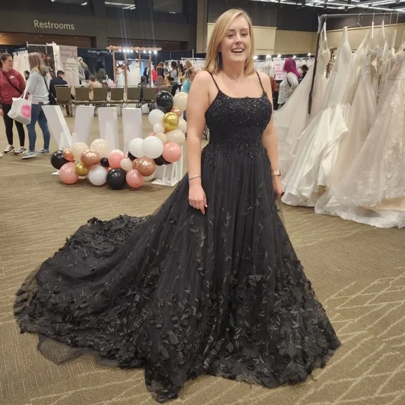 3D LACE/CRYSTAL HAND-BEADED/TULLE A-LINE BALL GOWN IN BLACK - Picture 1 of 4